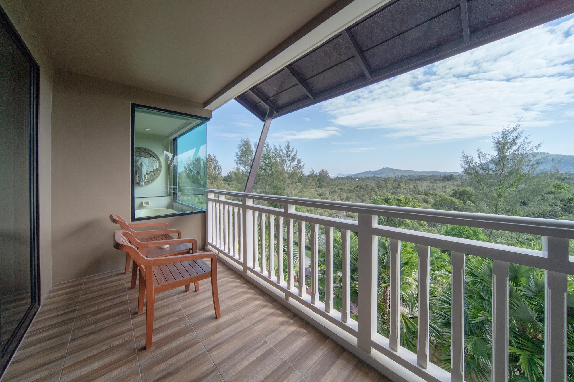 Maikhao Palm Beach Resort - Sha Plus Mai Khao Bagian luar foto